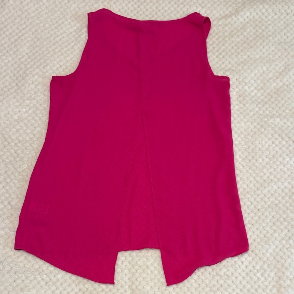 π Express Split Back Tank Top Womenβs Small Magenta Sleeveless Blouse - Picture 5 of 6